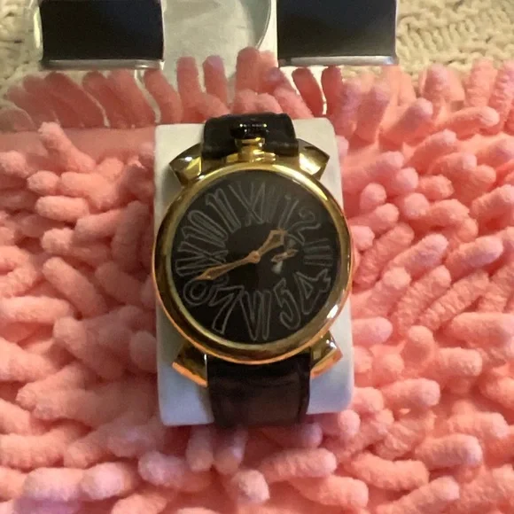 Big face Gaga M watch - Picture 2 of 5